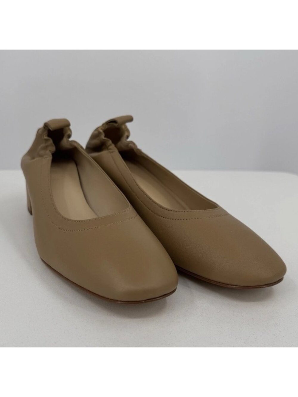 Everlane Italian Leather Day Heel Light Taupe 9 Women's Elastic Back Comfort